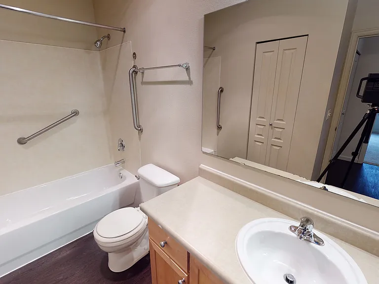 The Hawthorne Apartments — Photo 41