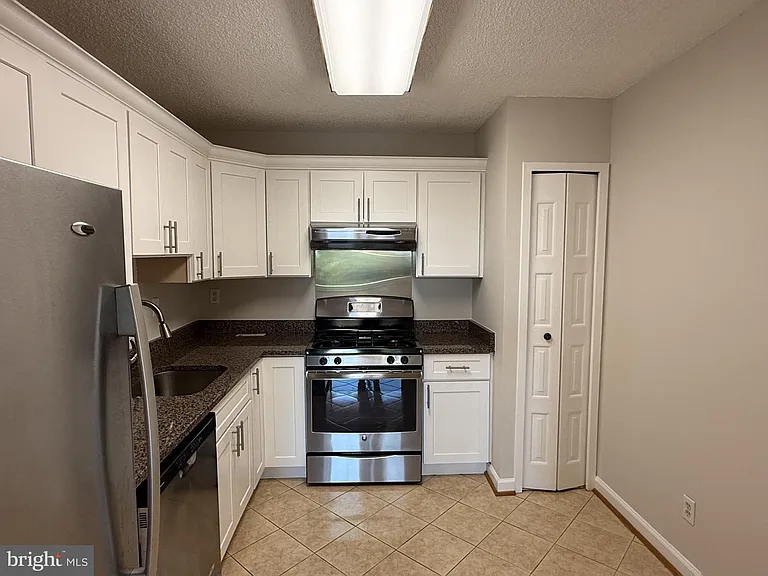5225 Pooks Hill Rd #1011N — Photo 3