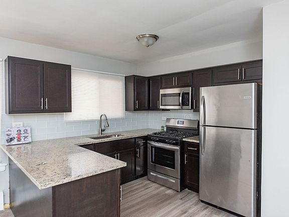 5th image of 3058 N Kostner Ave APT 2W