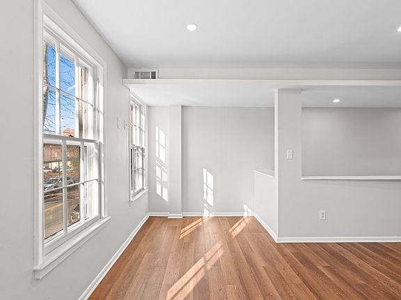 5th image of 2517 P St NW Unit 2