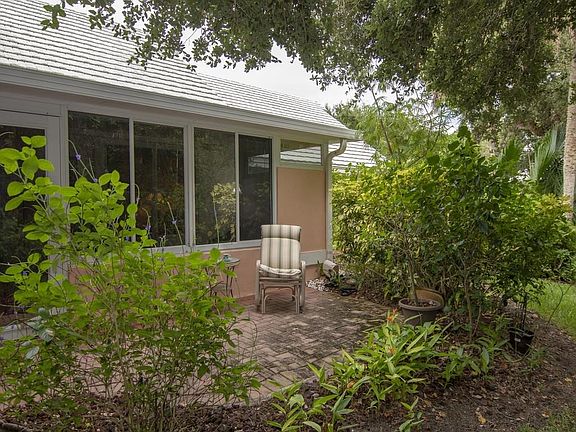 3rd image of 1533 Coral Oak Ln