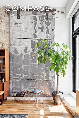 Rented by Compass | media 24