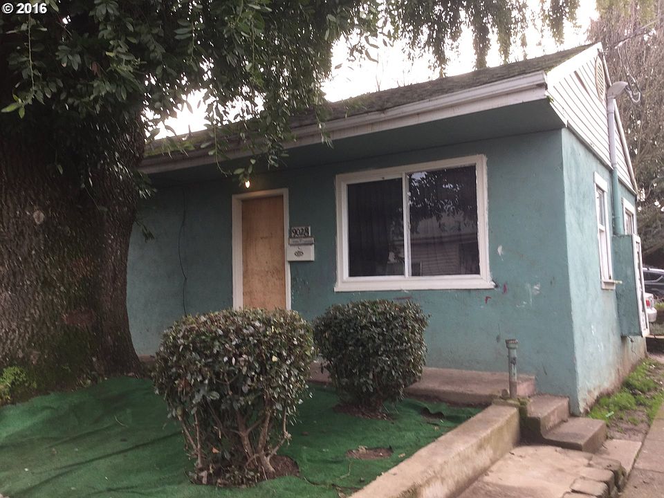 2nd image of 9028-9034 N Mohawk Ave