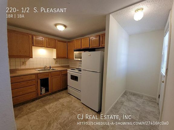 2nd image of 220 1/2 S Pleasant St