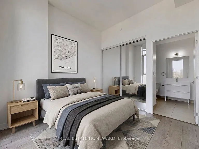 297 College St #722 — Photo 8