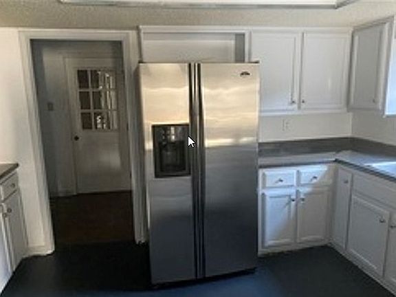 3rd image of 10021 Bayreuth Dr SE