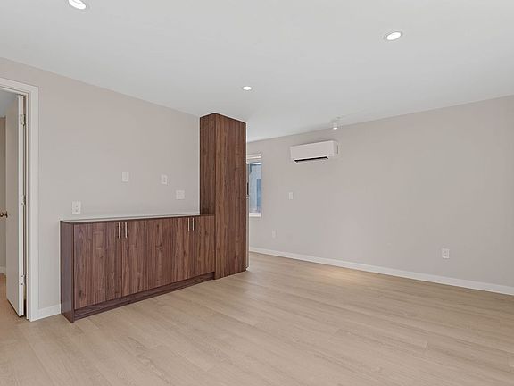 4th image of 620 S Cedar St APT 3