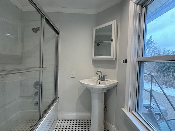 5th image of 122 Quaker Path APT 11