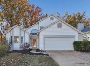 1512 Strawberry Glen Ct, Ballwin, MO