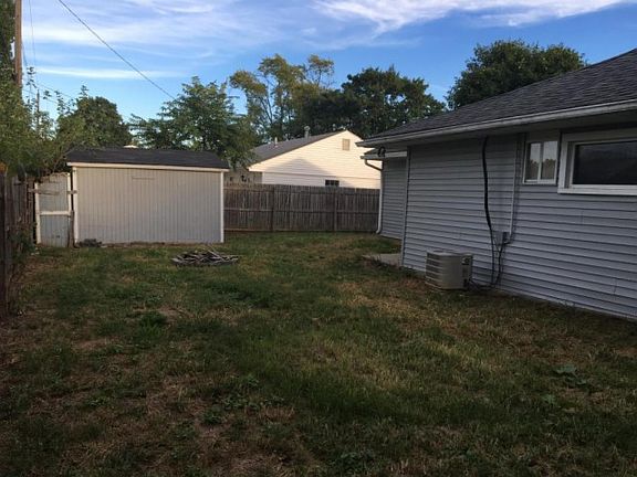 4th image of 1956 Marsdale Ave