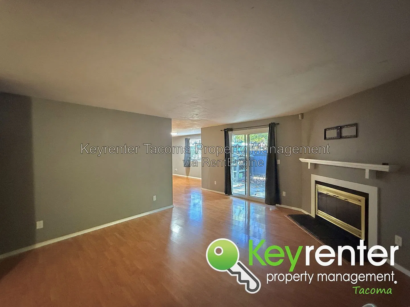 2 bed, 1.5 bath, 1050 sqft, $2,100 — Photo 2