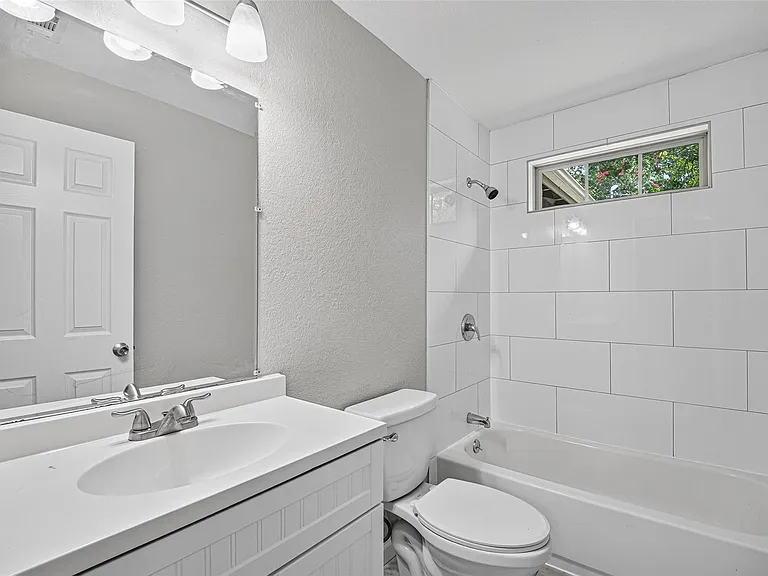 1112 Johnson St — Photo 22