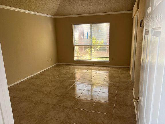 3rd image of 5809 Cypress Dr