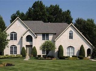 2819 Forest Lake Dr, Westlake, OH