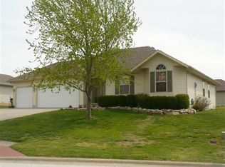418 N Taylor Dr, Republic, MO 65738