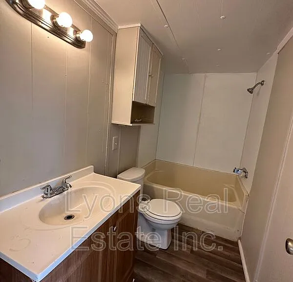 8086 Heck Dr #1A — Photo 7