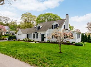 243 Parkwood Rd, Fairfield, CT 06824