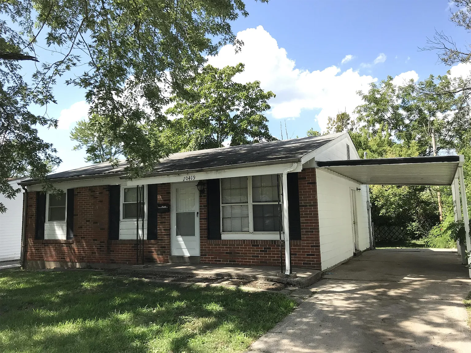 10419 Royal Dr photo 1