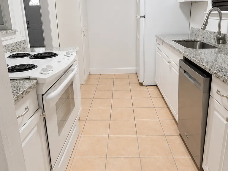 2820 Vincent Ave — Photo 17
