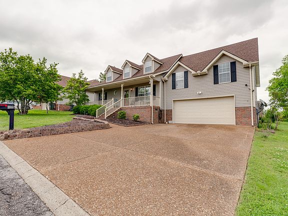 2nd image of 405 Bryn Mawr Cir
