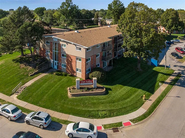 Oak Valley Apartments — Photo 9