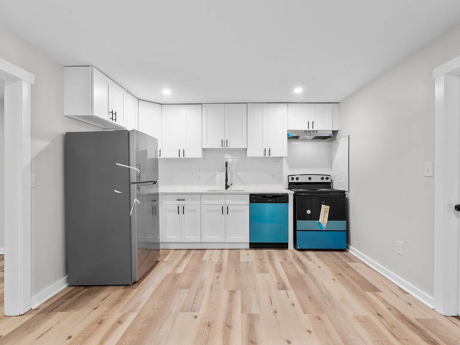 137 W Main St — Photo 1