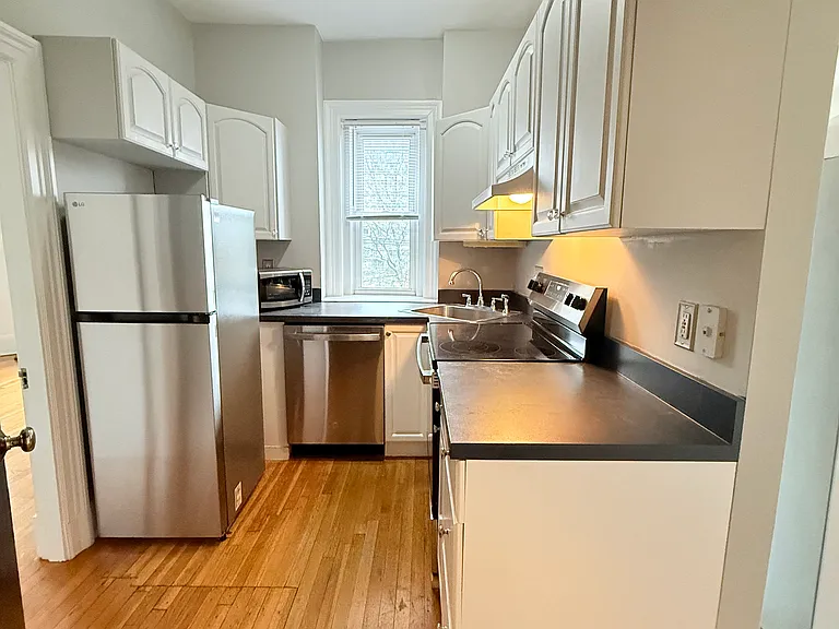 369 Tappan St #12 — Photo 2