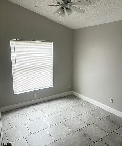 3329 Cypress Point Cir — Photo 14