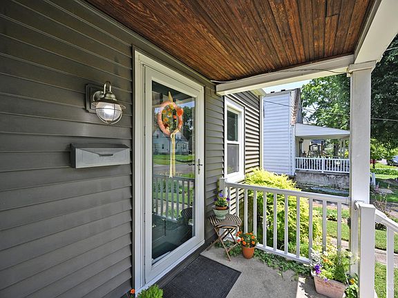 4th image of 6638 Foster Ave