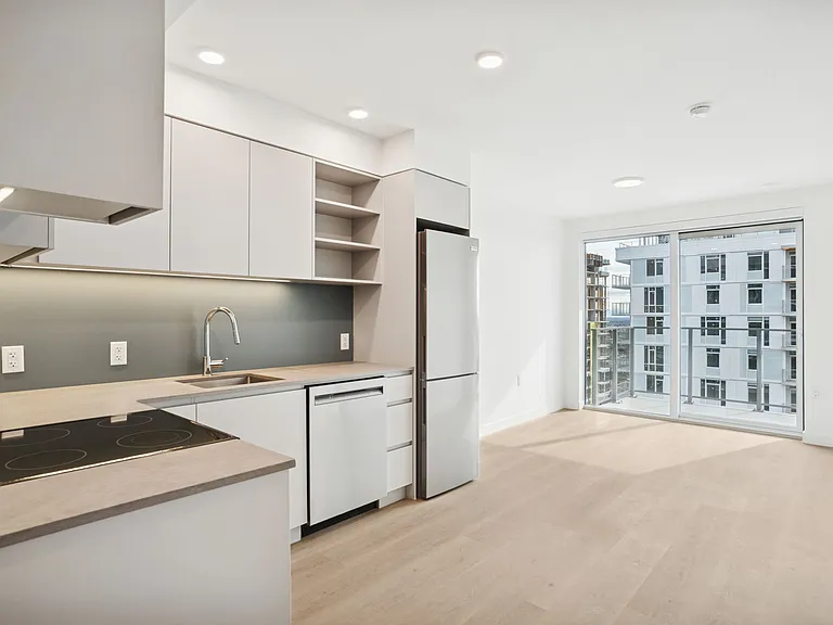 5670 Cambie St — Photo 12
