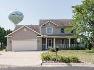 1407 Timber Ridge Trl, Watertown, WI 53098