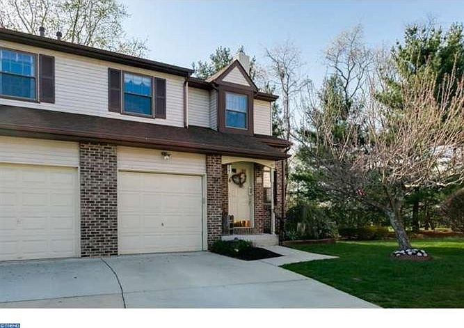 1st image of 62 Greensward Ln