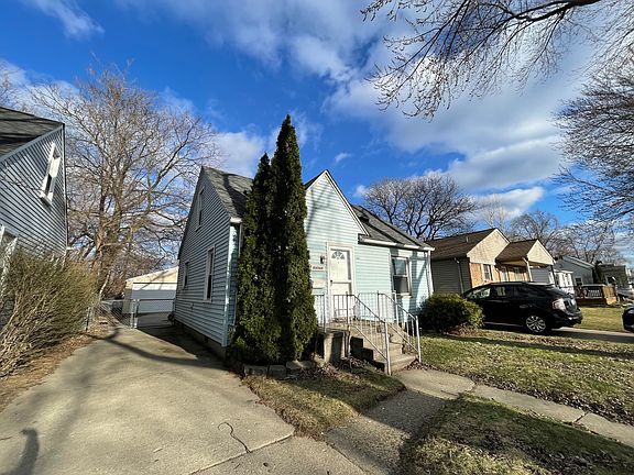 3rd image of 26760 Lenox Ave