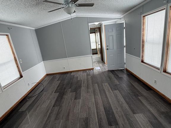 4th image of 840 Ann Dr