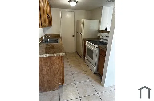 4225 S 47th Pl Photo 1