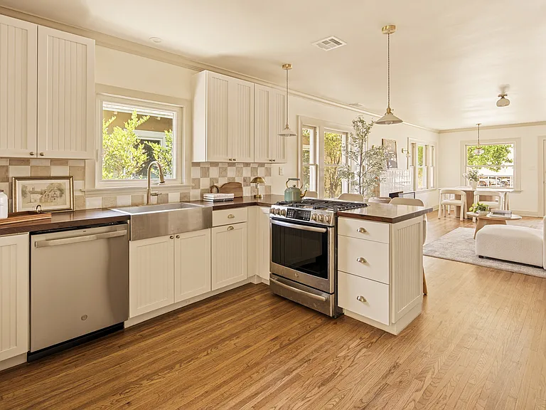 365 W Sierra Madre Blvd — Photo 19