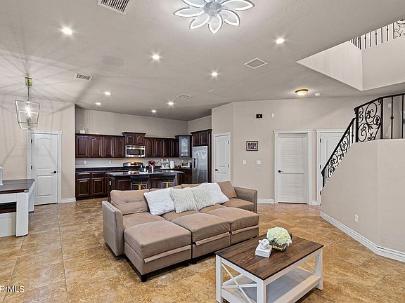 5th image of 3736 Coco Palm Dr