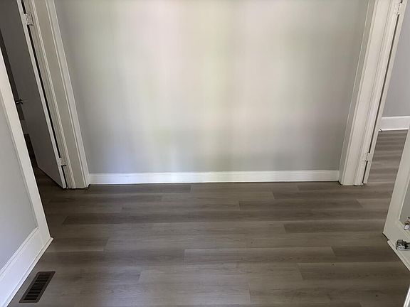 4th image of 228 Reynolds Ave