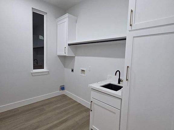 2nd image of 5913 Willow Palm Ct
