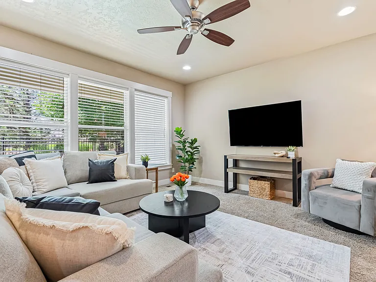 2719 E Decameron Ln — Photo 16