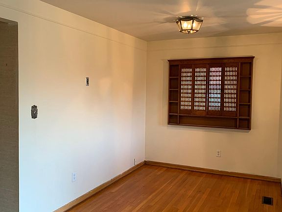 2nd image of 25135 Marilyn Ave