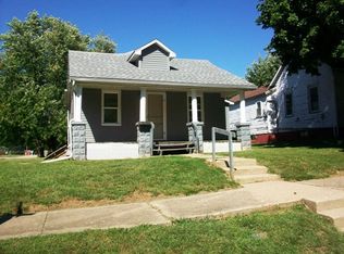 365 Cass Pl, Canton, IL 61520