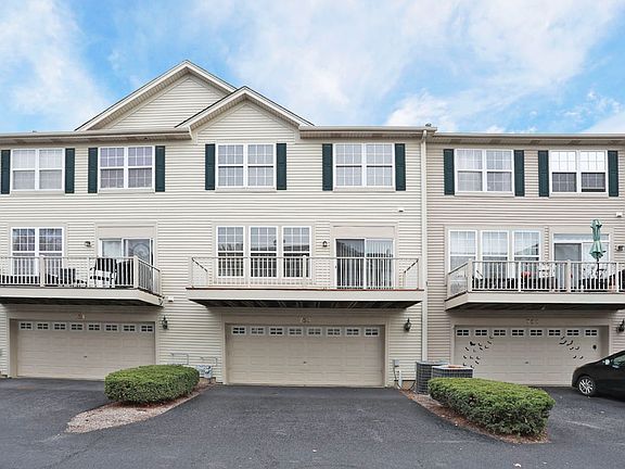 2nd image of 753 Thornbury Ct