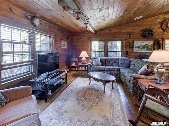 5th image of 905 Parkview Ln