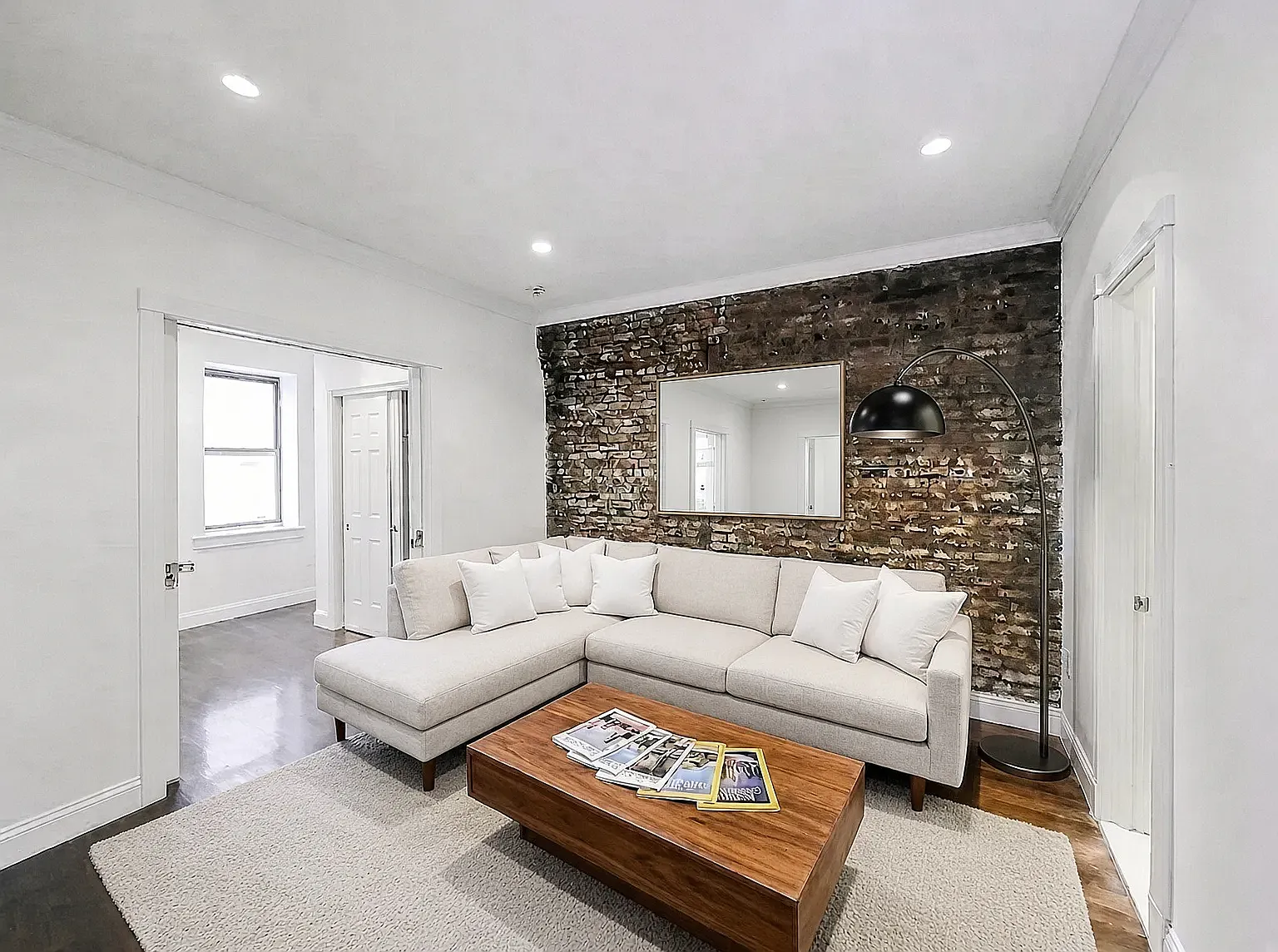 338 East 55th Street — Photo 1