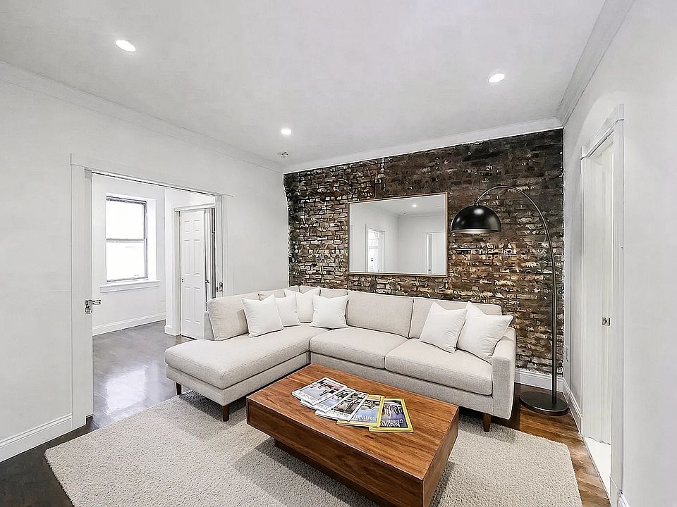2 bed · 1 bath in Roosevelt Island, Manhattan