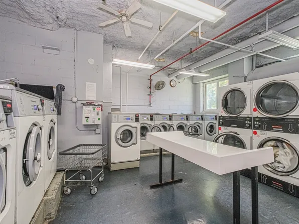 2483 West 16th Street image 5 of 25