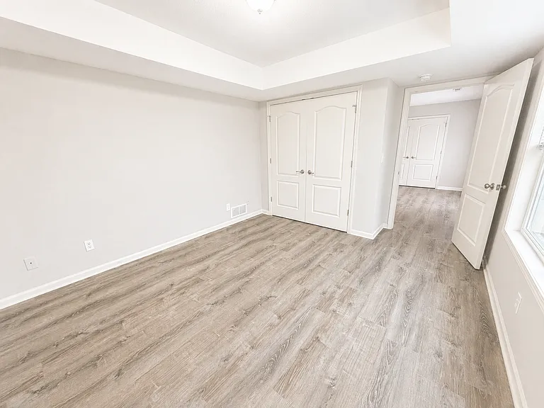 208 Jackal Dr — Photo 32