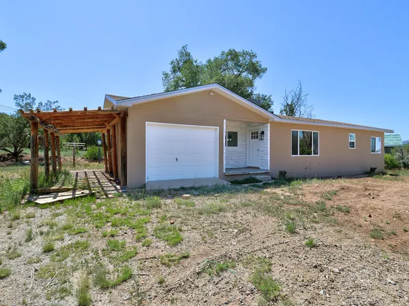 210 Rincon Loop Rd, Tijeras, NM 87059