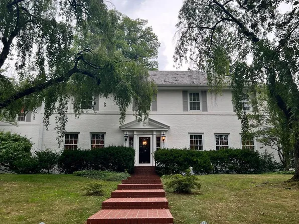 226 E Caracas Ave, Hershey, PA 17033